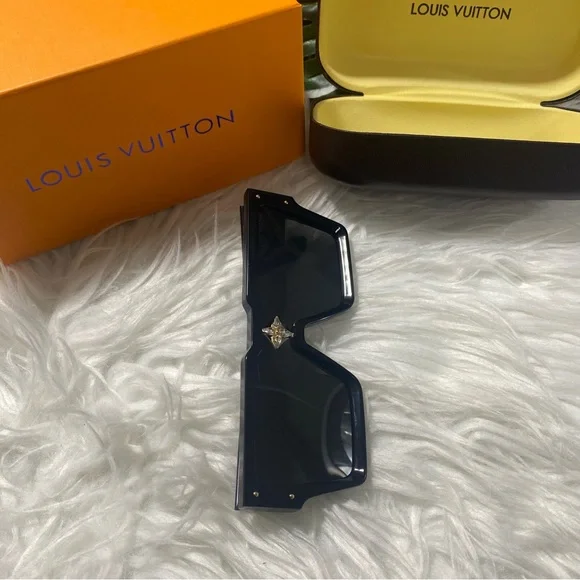 Louis Vuitton Black Sunglasses - Picture 7 of 7